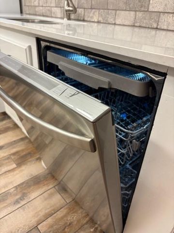 300 N Lockeport Drive, Edmond, OK 73003