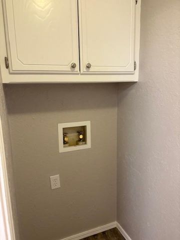 300 N Lockeport Drive, Edmond, OK 73003