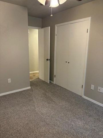 300 N Lockeport Drive, Edmond, OK 73003