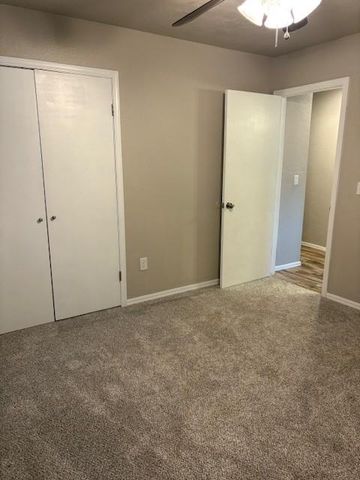 300 N Lockeport Drive, Edmond, OK 73003