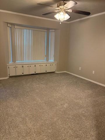 300 N Lockeport Drive, Edmond, OK 73003