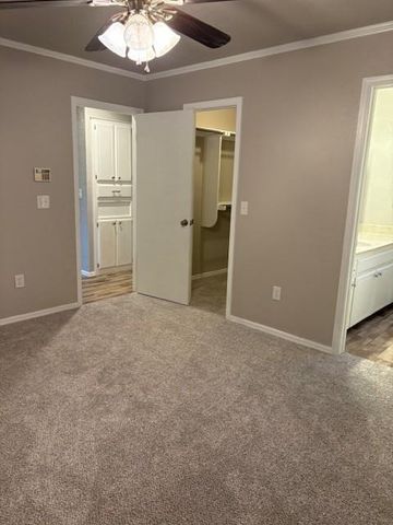 300 N Lockeport Drive, Edmond, OK 73003