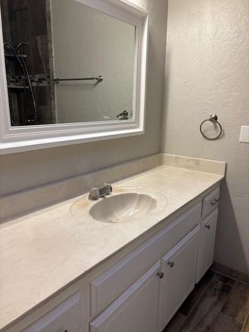 300 N Lockeport Drive, Edmond, OK 73003