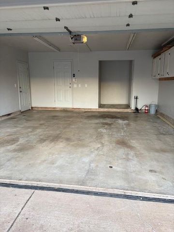 300 N Lockeport Drive, Edmond, OK 73003