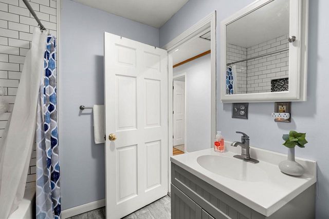 10 Cove Street, Goffstown, NH 03045
