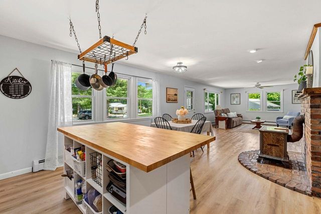 10 Cove Street, Goffstown, NH 03045