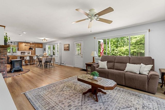 10 Cove Street, Goffstown, NH 03045