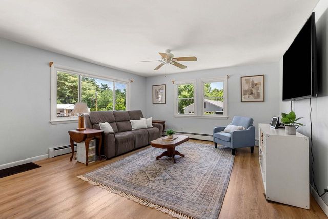 10 Cove Street, Goffstown, NH 03045