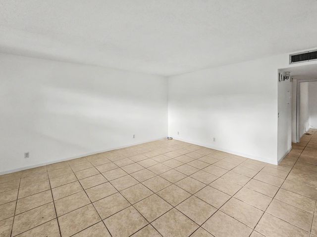 202 Piedmont E, Delray Beach, FL 33484