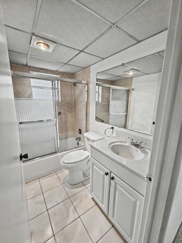 202 Piedmont E, Delray Beach, FL 33484