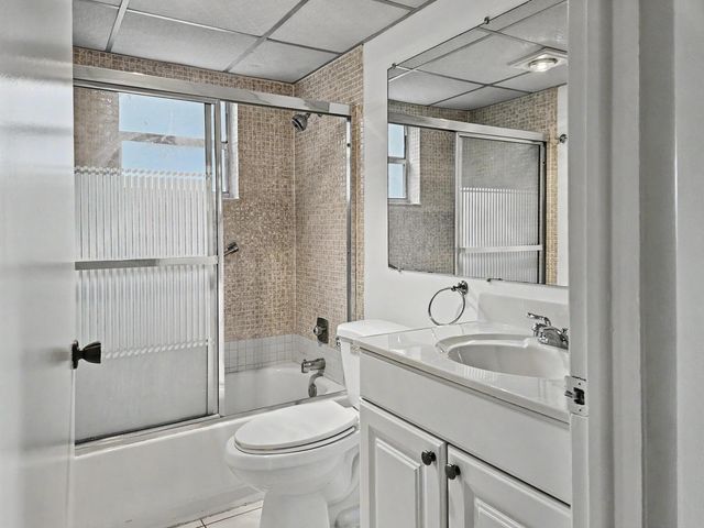 202 Piedmont E, Delray Beach, FL 33484