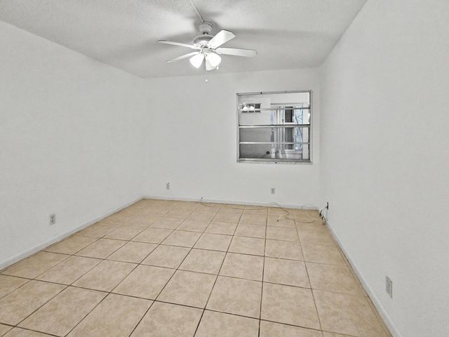 202 Piedmont E, Delray Beach, FL 33484