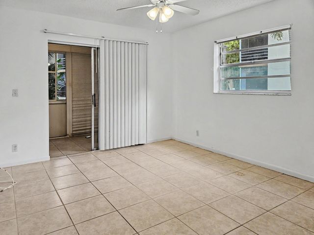 202 Piedmont E, Delray Beach, FL 33484