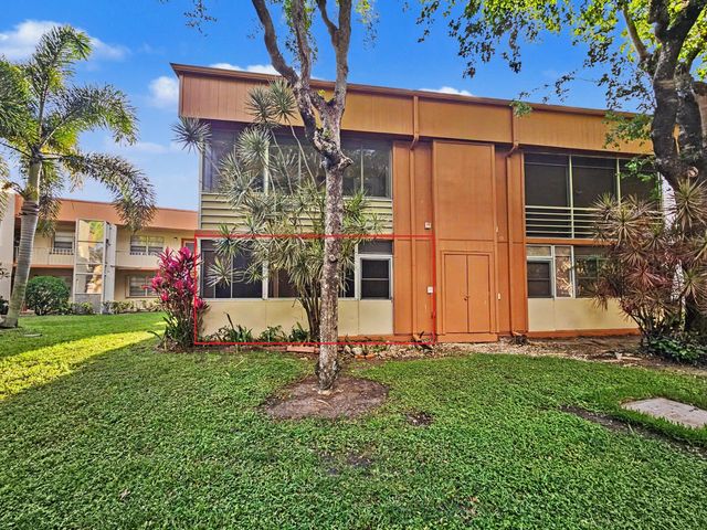 202 Piedmont E, Delray Beach, FL 33484