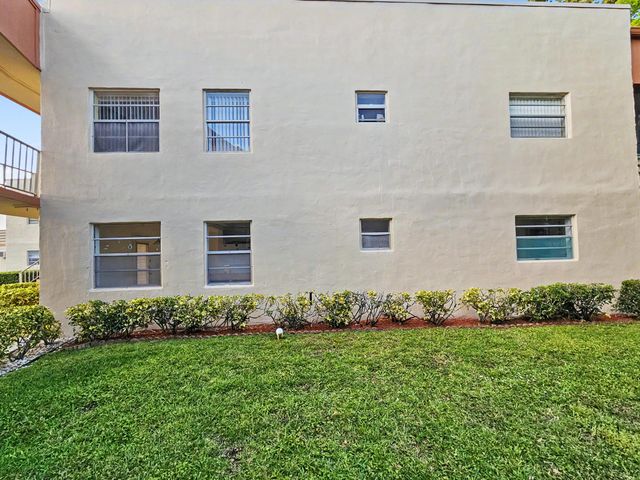 202 Piedmont E, Delray Beach, FL 33484