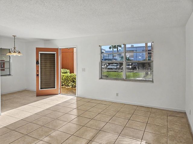 202 Piedmont E, Delray Beach, FL 33484