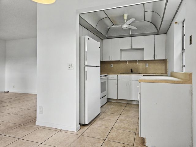 202 Piedmont E, Delray Beach, FL 33484