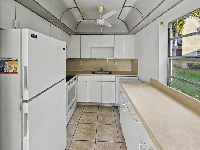 202 Piedmont E, Delray Beach, FL 33484