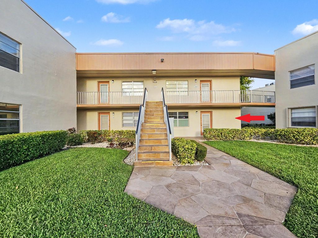 202 Piedmont E, Delray Beach, FL 33484