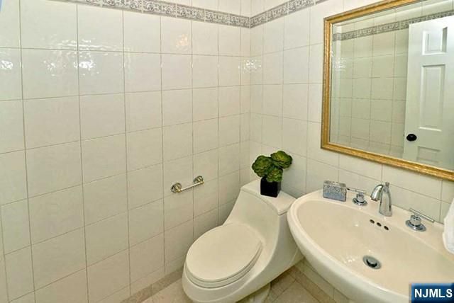 5 Horizon Road 203, Fort Lee, NJ 07024