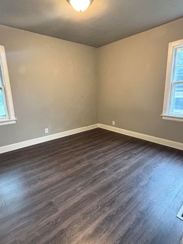1239 S Hydraulic, Wichita, KS 67211