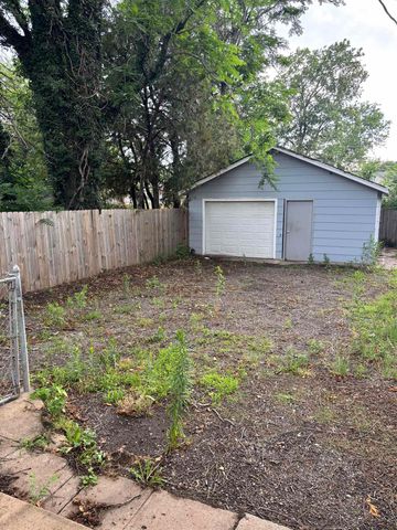 1239 S Hydraulic, Wichita, KS 67211