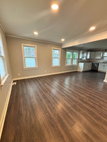 1239 S Hydraulic, Wichita, KS 67211
