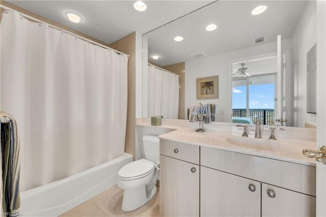 455 Cove Tower DR # 1603, Naples, FL 34110