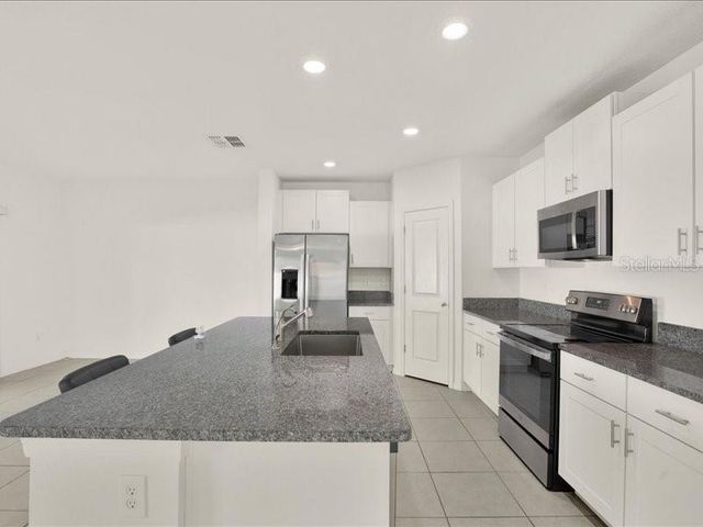 6213 BACK FORTY LOOP, Zephyrhills, FL 33541