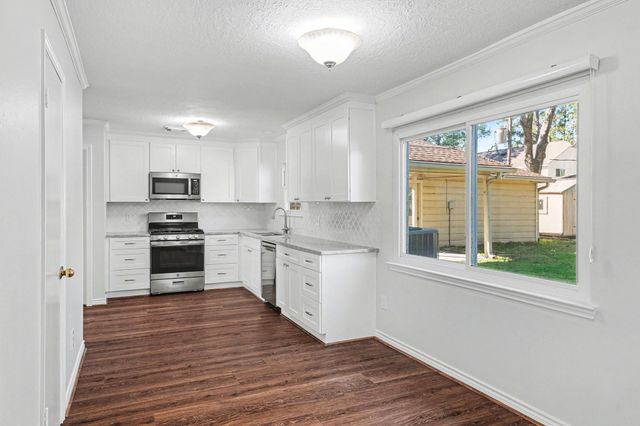 6910 Chancellor Drive, Spring, TX 77379