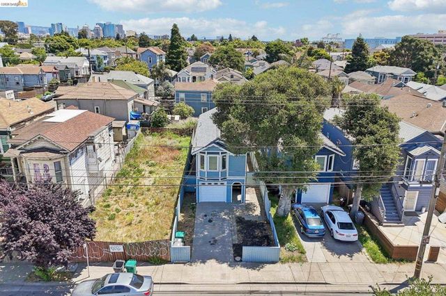 874 Pine St, Oakland, CA 94607