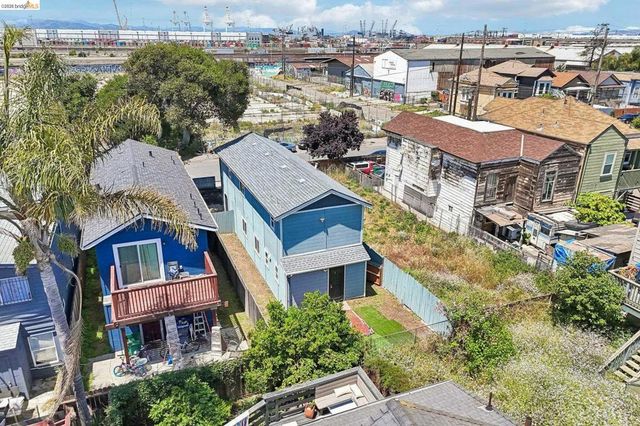 874 Pine St, Oakland, CA 94607