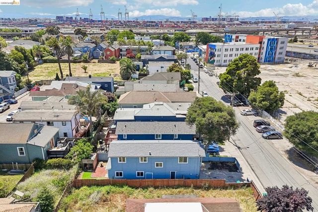 874 Pine St, Oakland, CA 94607