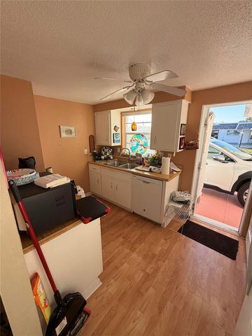 662 CIRCLEWOOD DRIVE V4, Venice, FL 34293