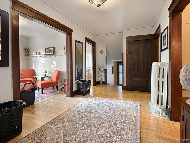 605 Ogden Avenue, Escanaba, MI 49829