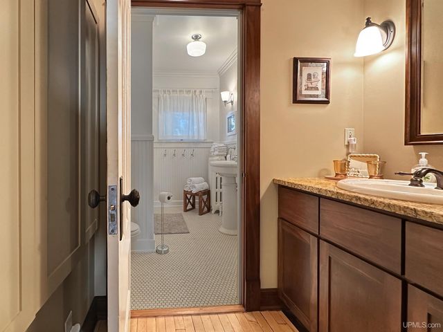 605 Ogden Avenue, Escanaba, MI 49829