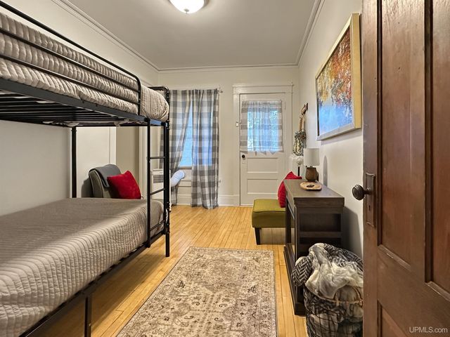 605 Ogden Avenue, Escanaba, MI 49829