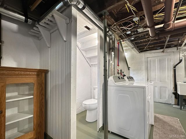 605 Ogden Avenue, Escanaba, MI 49829