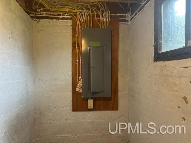 605 Ogden Avenue, Escanaba, MI 49829