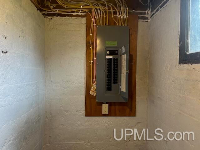 605 Ogden Avenue, Escanaba, MI 49829