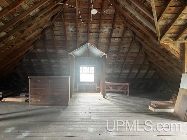 605 Ogden Avenue, Escanaba, MI 49829