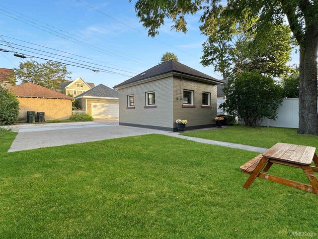 605 Ogden Avenue, Escanaba, MI 49829