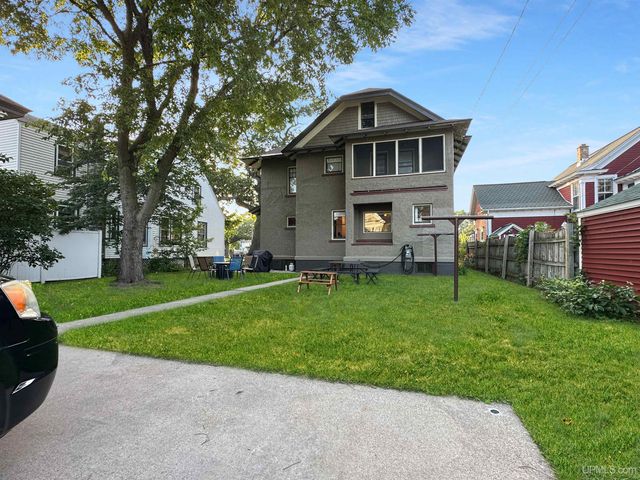 605 Ogden Avenue, Escanaba, MI 49829