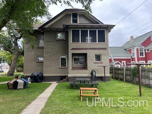 605 Ogden Avenue, Escanaba, MI 49829