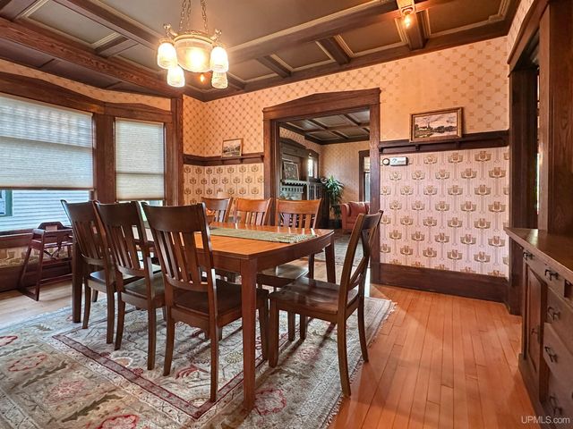 605 Ogden Avenue, Escanaba, MI 49829