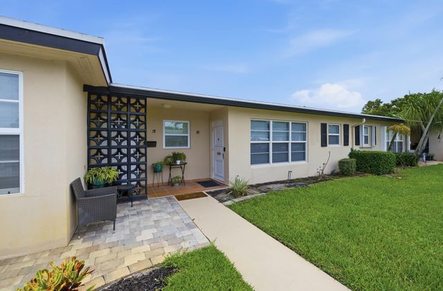 955 Circle Drive B, Delray Beach, FL 33445