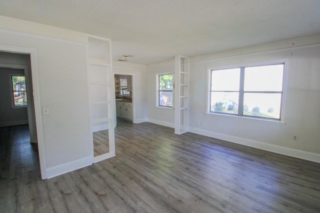 2104 Maybank Highway, Charleston, SC 29412