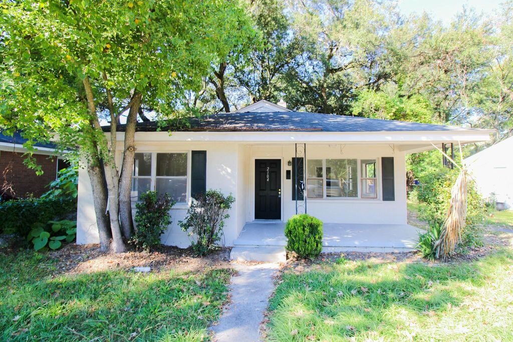 2104 Maybank Highway, Charleston, SC 29412