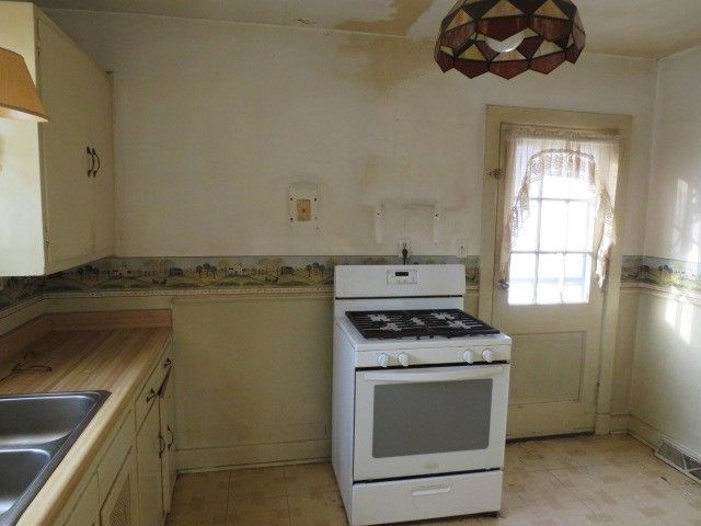 110 Good Ln, Ross Twp, PA 15237