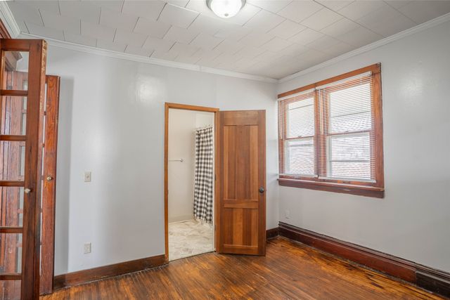 306 W Robinson Street, Knoxville, IA 50138